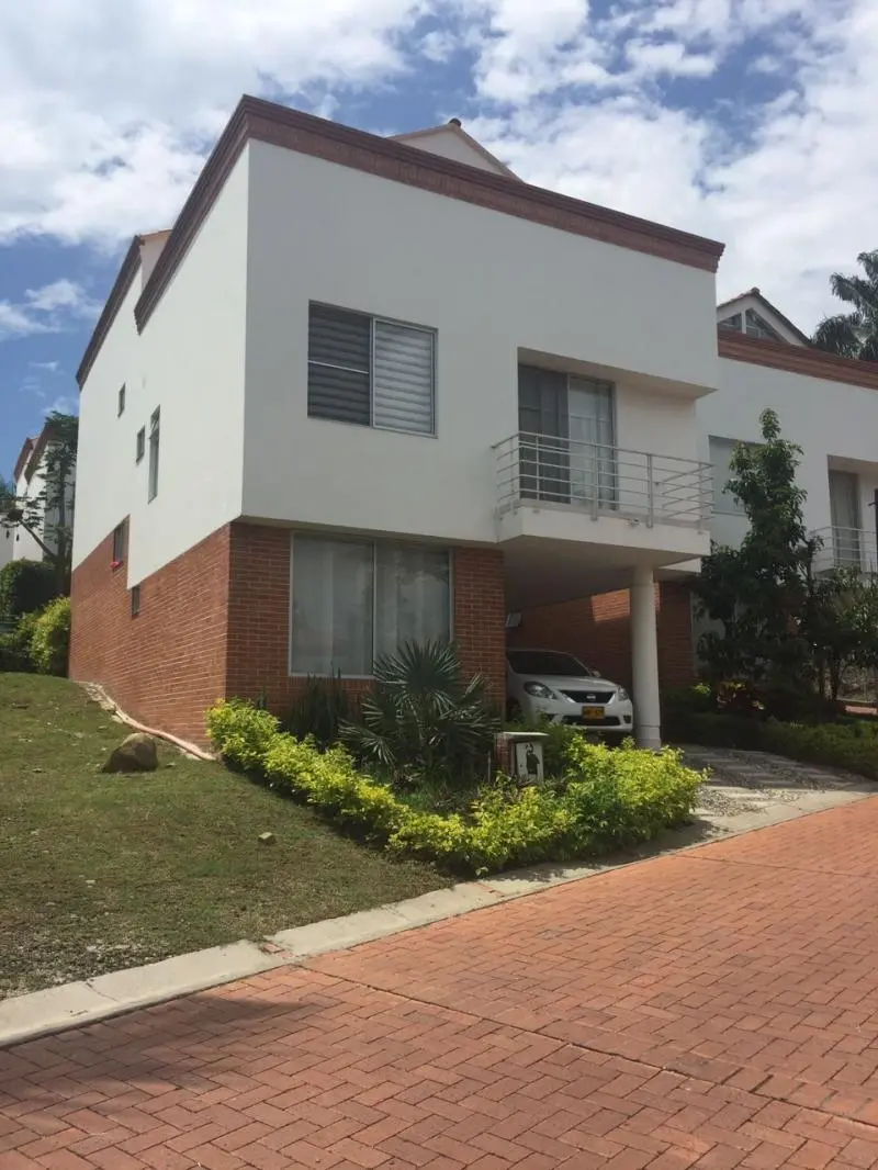 CASA en VENTA en CONDOMINIO LOS LAGOS