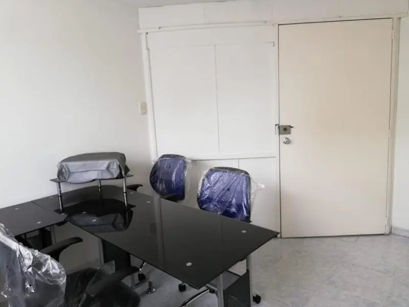 CONSULTORIO en VENTA en CENTRO MEDICO OFICINA PISO 3 — 2