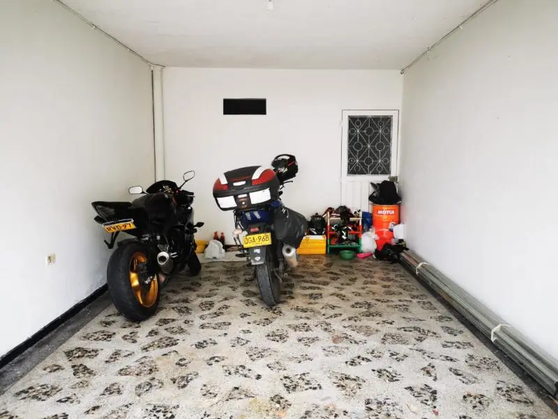 CASA en VENTA en NACIONES UNIDAS — 4