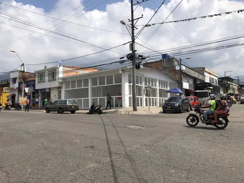 LOCAL en ARRIENDO en LOCAL 21 CON 3