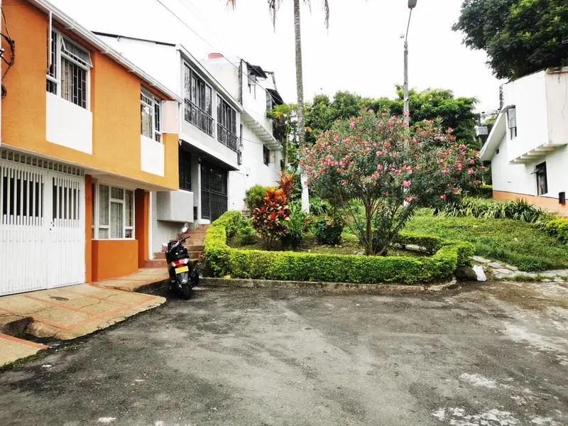 CASA en VENTA en URBANIZACION VALPARAISO SEGUNDA ETAPA — 2