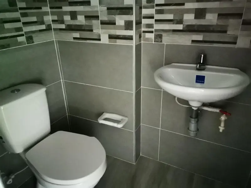 LOCAL en VENTA en CENTRO COMERCIAL LA QUINTA PISO 2 — 5