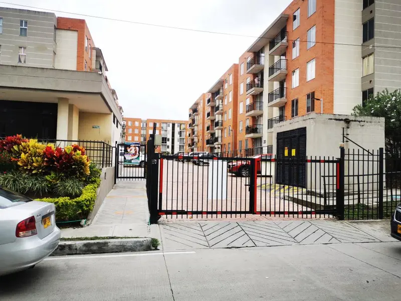 APARTAMENTO en VENTA en C.R ARBOLEDA DEL CAMPESTRE TOTUMO PISO 5 SIN ASCEN