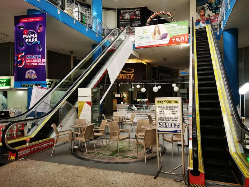 BODEGA en ARRIENDO en CENTRO COMERCIAL LA QUINTA BODEGA 13 — 4