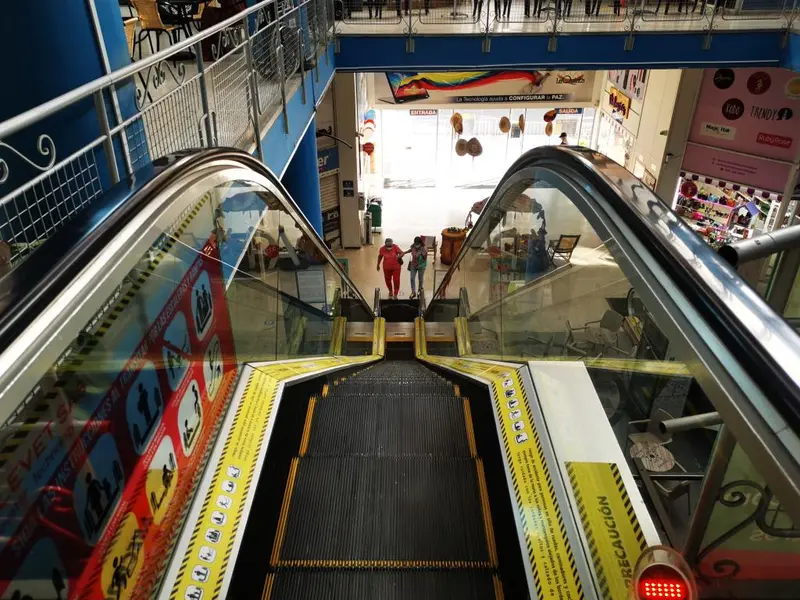 BODEGA en ARRIENDO en CENTRO COMERCIAL LA QUINTA BODEGA 13 — 5
