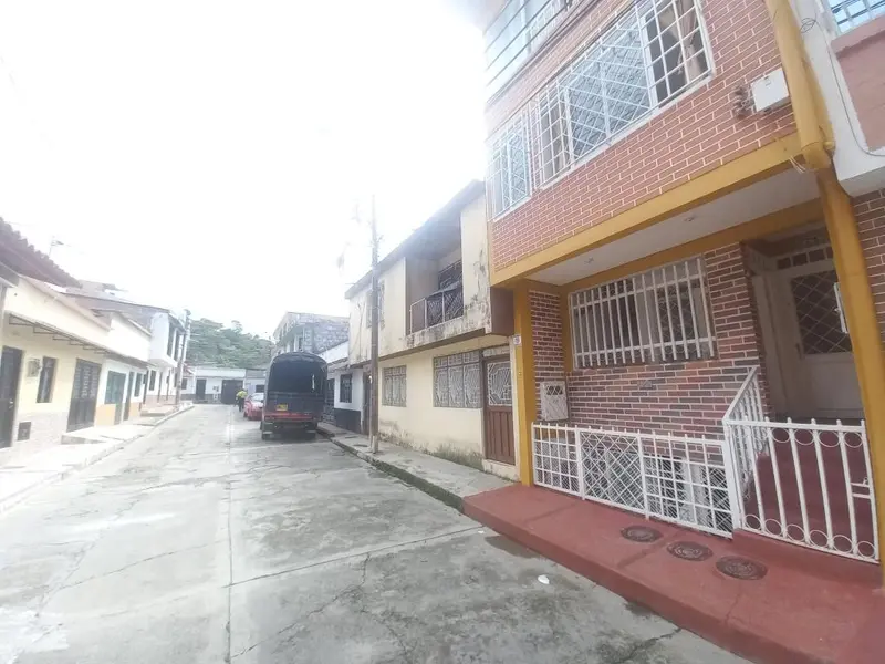 APARTAMENTO en VENTA en APARTAMENTO DUPLEX PISO 3-ANCON — 2