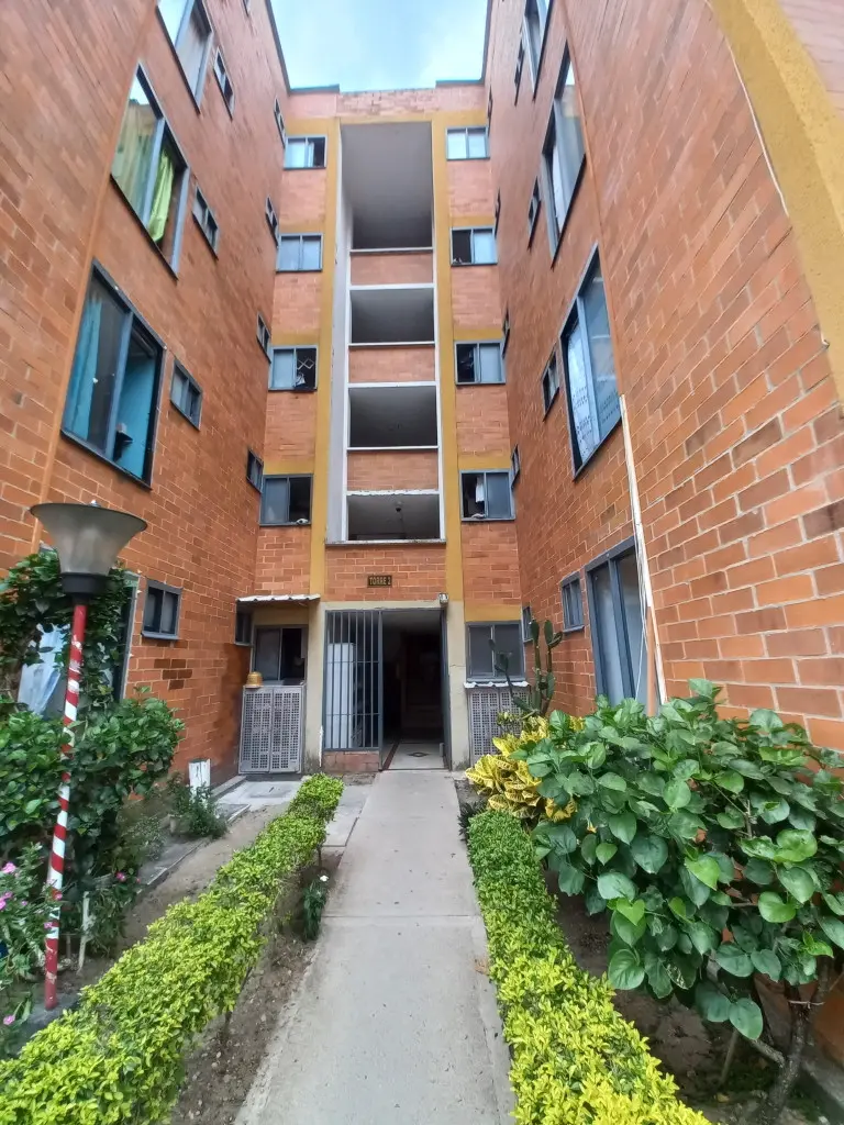 APARTAMENTO en VENTA en C.R VILLA SALOME PISO 5 SIN ASCENSOR — 4