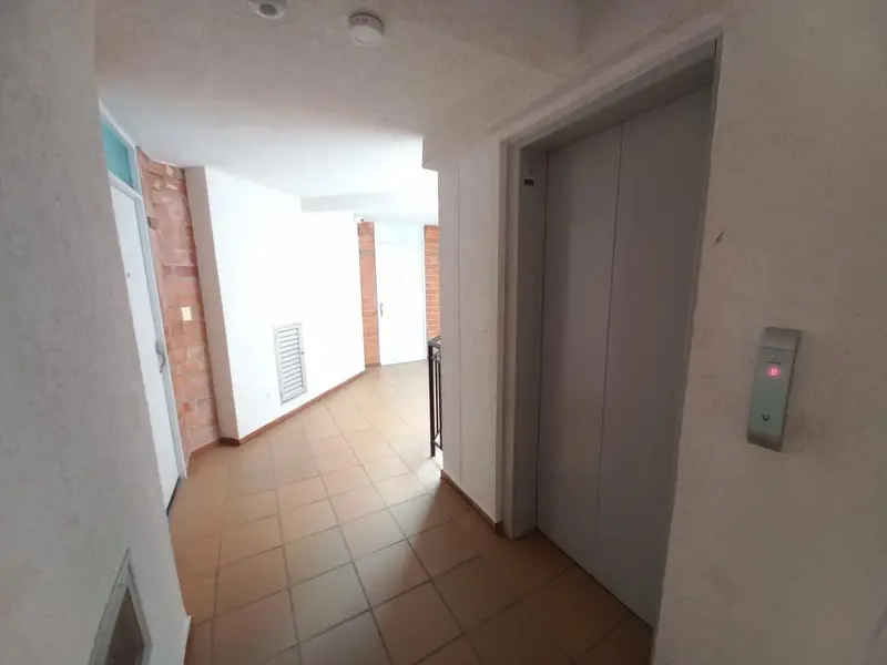 APARTAMENTO en VENTA en CONJUNTO RESIDENCIAL MONTECARLO PISO 8 — 5