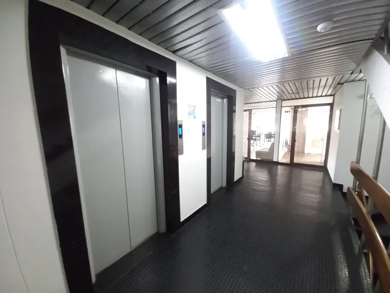 OFICINA en VENTA en EDIFICIO CENTRO COMERCIAL PASAJE REAL PISO 4 — 4