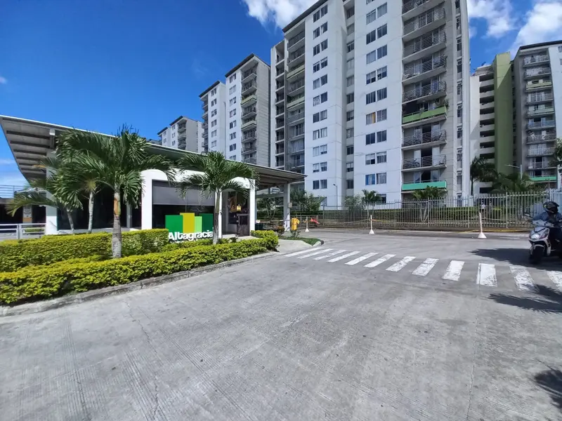 APARTAMENTO en VENTA en CONJUNTO RESIDENCIAL ALTAGRACIA PISO 12 — 3