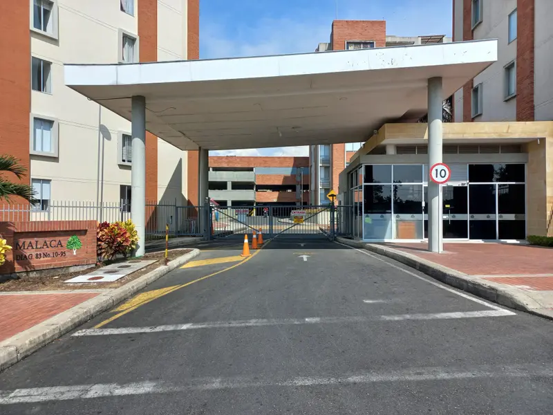 APARTAMENTO en VENTA en CONJUNTO RESIDENCIAL MALACA PISO 4 — 3