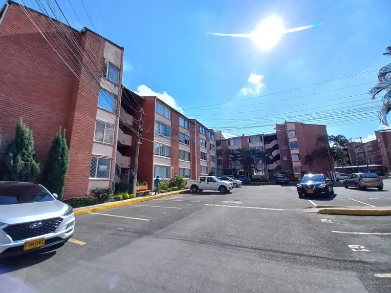 APARTAMENTO en VENTA en PALMERAS PISO 4-COSTADO EXITO SIN ASCENSOR — 4