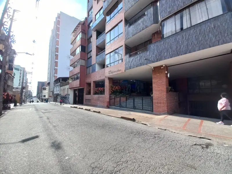 OFICINA en VENTA en EDIFICIO MULTIFAMILIARES EL EDEN — 2