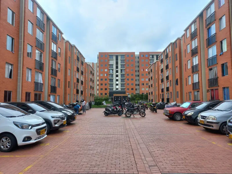 APARTAMENTO en ARRIENDO en ARBOLEDA ALGARROBO PISO 3 SIN ASCENSOR — 4