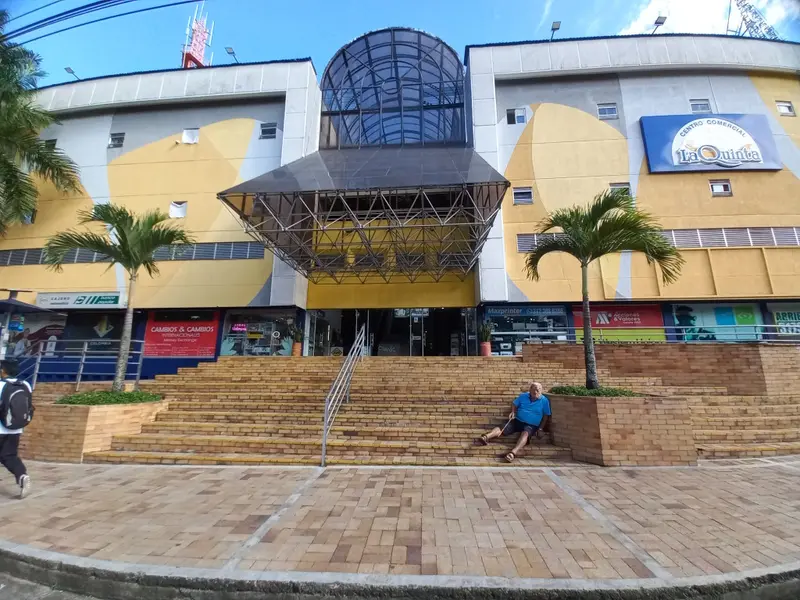 LOCAL en VENTA en CENTRO COMERCIAL LA QUINTA PISO 2