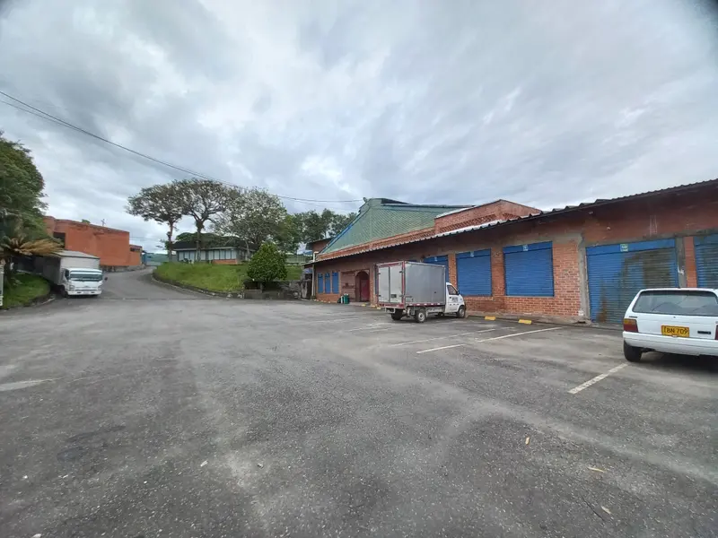 BODEGA en VENTA en BODEGA- AVENIDA MIROLINDO — 4