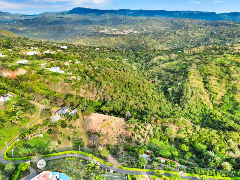 LOTE en VENTA en CONDOMINIO CAMPESTRE LOMA DE PALMA