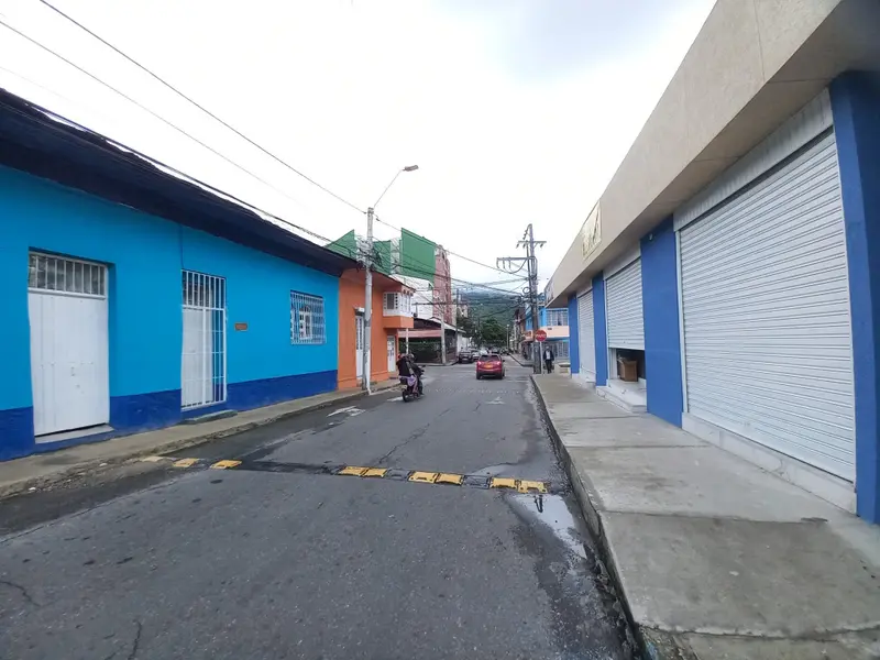 LOCAL en ARRIENDO en POLA