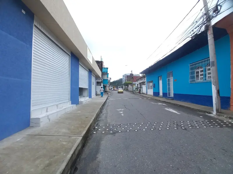 LOCAL en ARRIENDO en POLA — 3