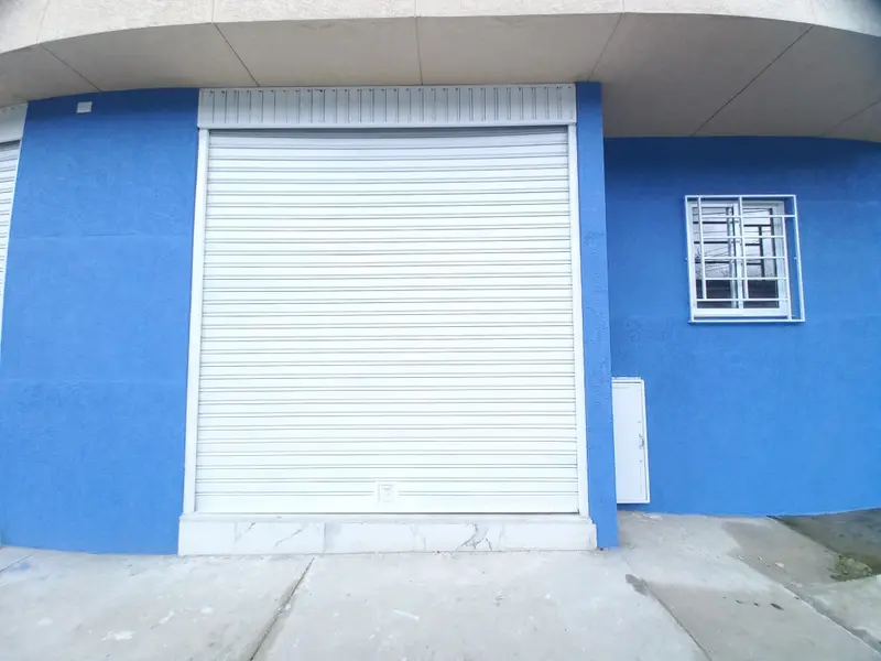 LOCAL en ARRIENDO en POLA — 4