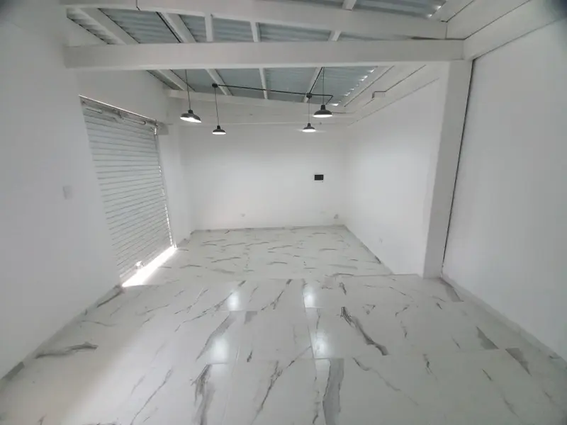 LOCAL en ARRIENDO en POLA — 5