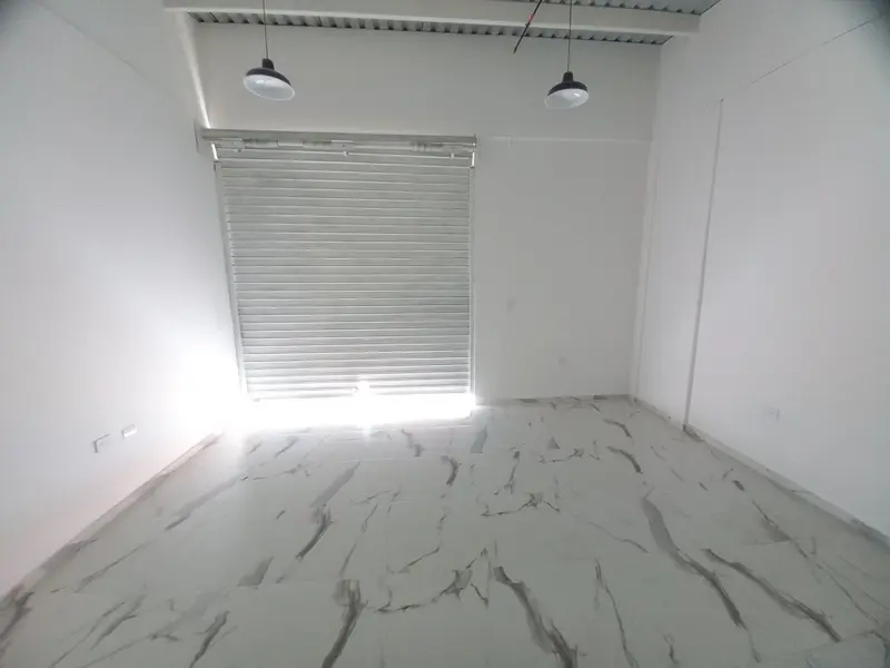 LOCAL en ARRIENDO en POLA — 4