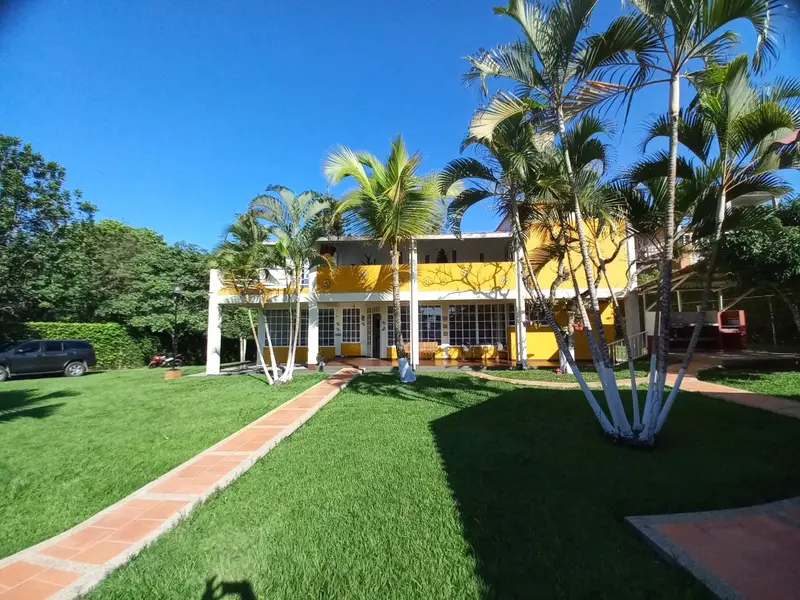 CASA en VENTA en VILLA LORELY- APARCO — 2