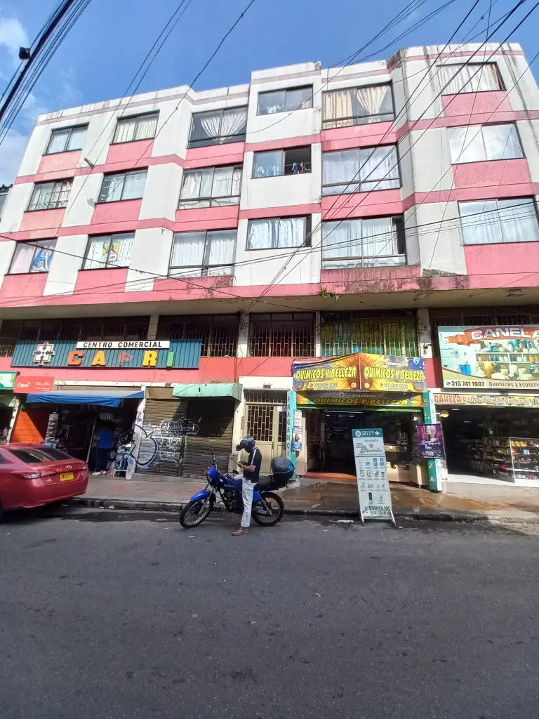 APARTAMENTO en VENTA en EDIFICIO CHAPINERO PISO 4 SIN ASCENSOR — 2