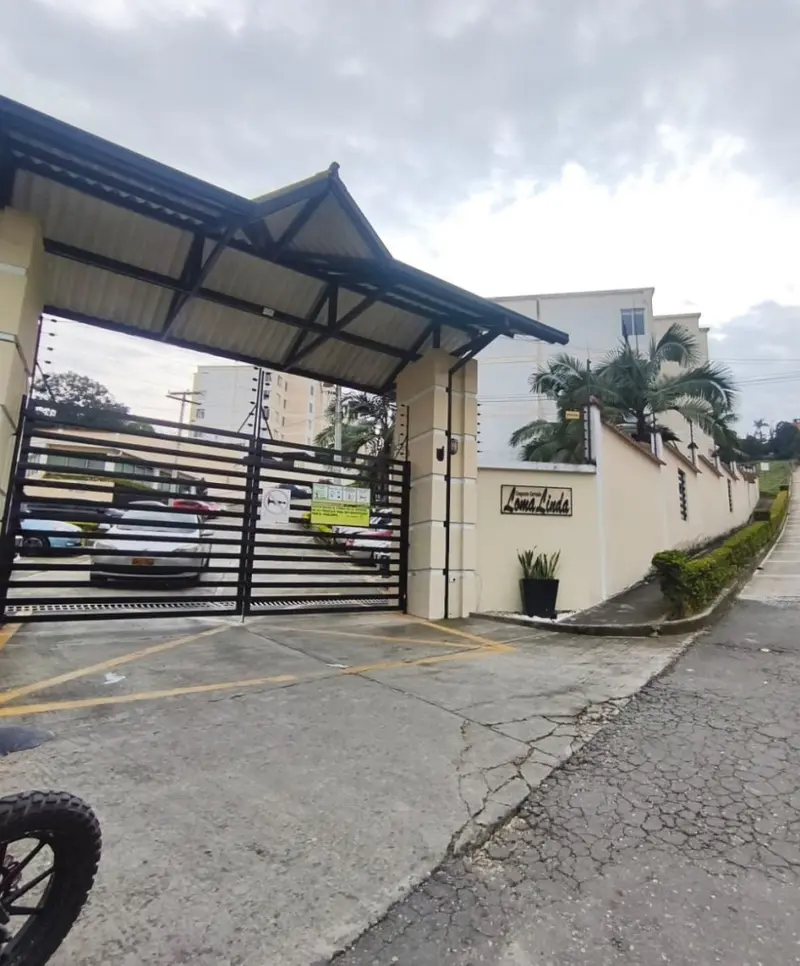 APARTAMENTO en VENTA en CONJUNTO CERRADO LOMALINDA PISO 4 SIN ASCENSOR