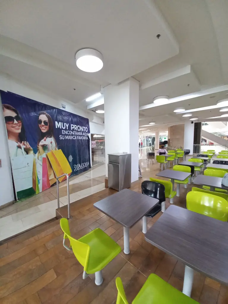 LOCAL en ARRIENDO en CENTRO EMPRESARIAL - WORDL TRADE CENTER PISO 3 — 4