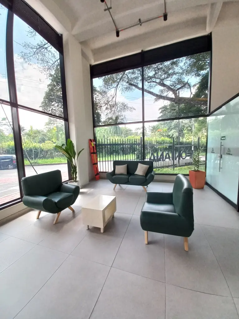 APARTAMENTO en ARRIENDO en C.R FONTANA CAMPESTRE PISO 9 — 3