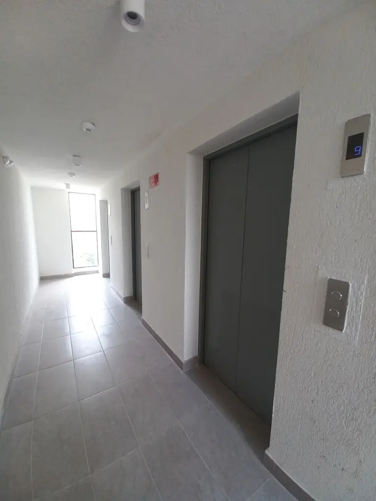 APARTAMENTO en ARRIENDO en C.R FONTANA CAMPESTRE PISO 9 — 5