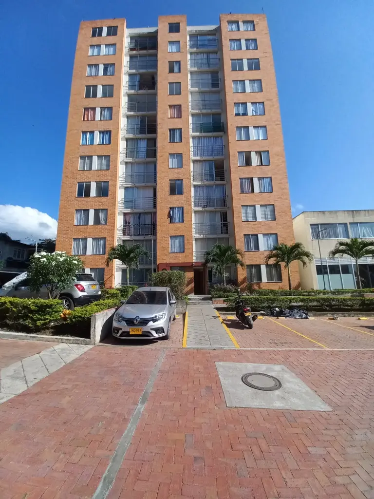 APARTAMENTO en ARRIENDO en CONJUNTO RESIDENCIAL KUNDAE PISO 10 — 4