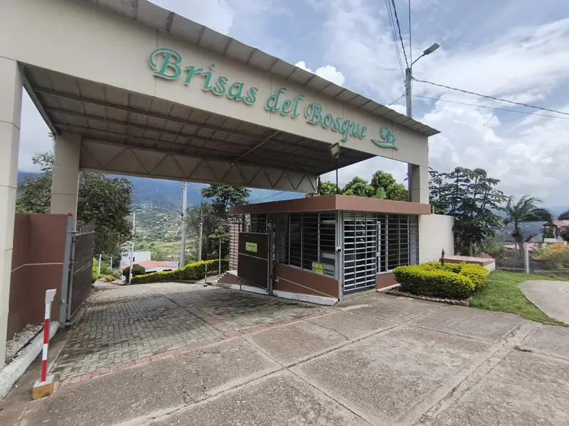 CASA en VENTA en CONJUNTO CERRADO BRISAS DEL BOSQUES