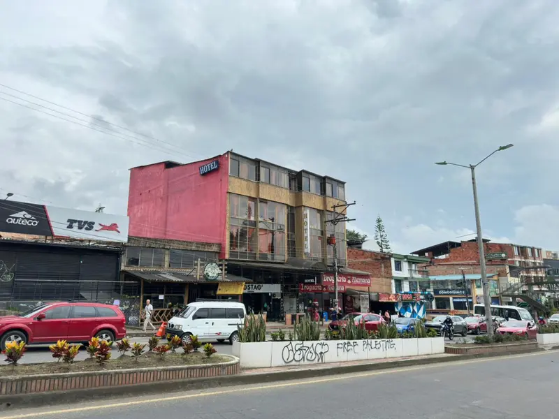 EDIFICIO en VENTA en EDIFICIO COMERCIAL CON RENTA — 3