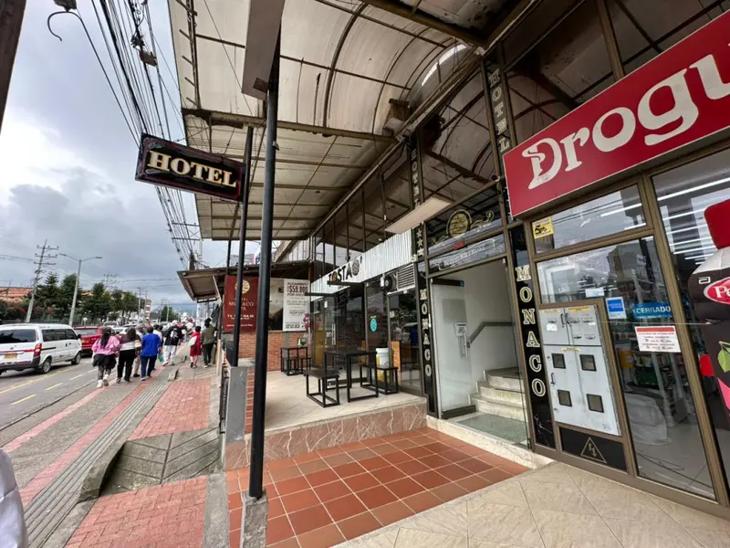EDIFICIO en VENTA en EDIFICIO COMERCIAL CON RENTA — 4