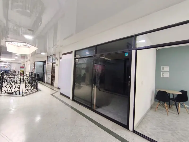 LOCAL en VENTA en CENTRO COMERCIAL ESCORIAL CENTER PISO 2 — 5