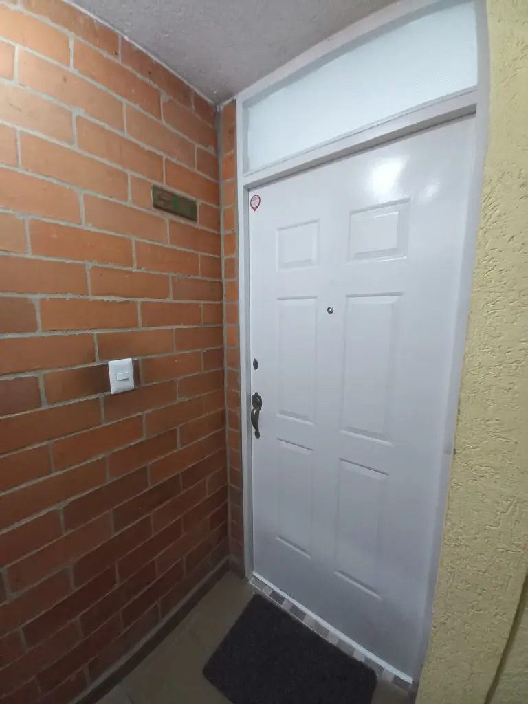 APARTAMENTO en VENTA en C.R CAMINOS DEL BOSQUE PISO 4 SIN ASCENSOR — 5