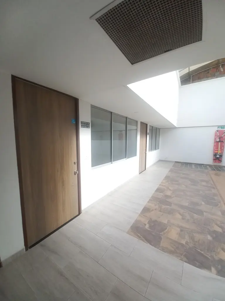 OFICINA en ARRIENDO en CENTRO DE NEGOCIOS AVENIDA 60 PISO 2 — 4