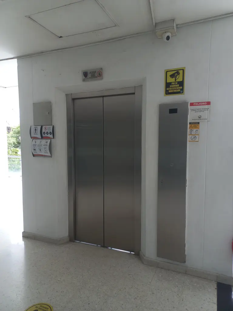 LOCAL en ARRIENDO en EDIFICIO FONTAINEBLEAU PISO 3 — 3