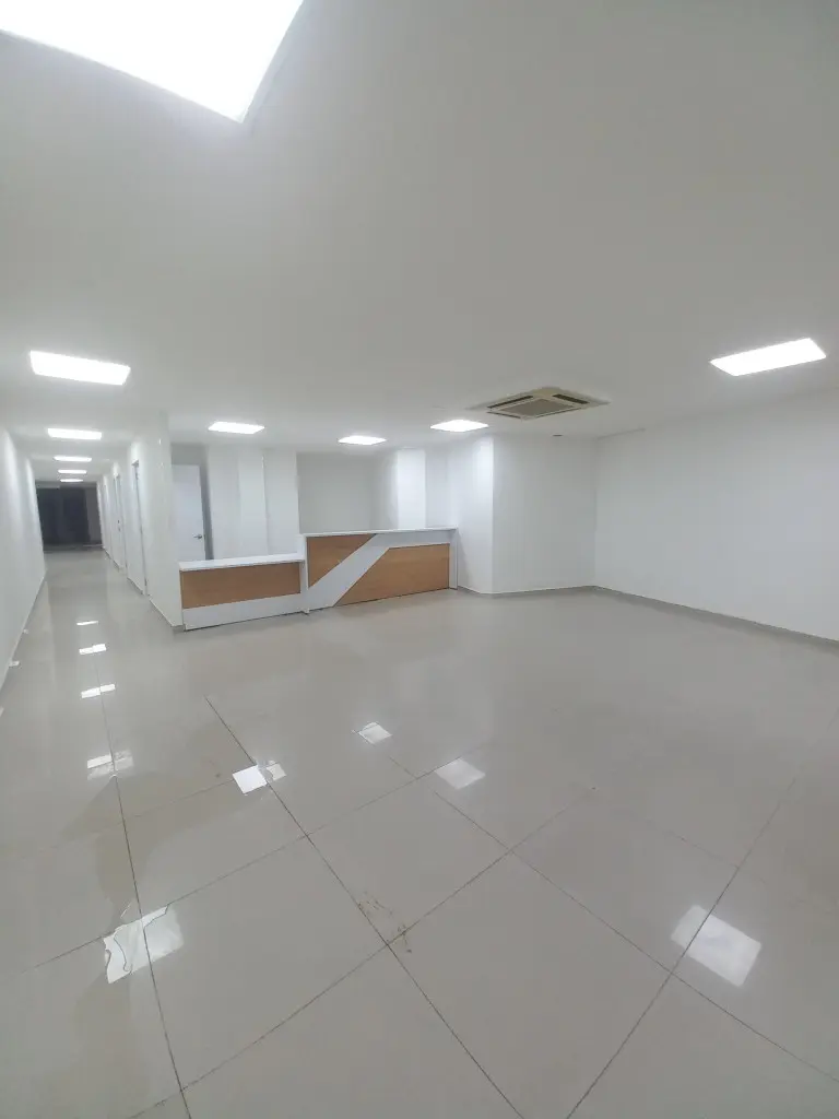 LOCAL en ARRIENDO en EDIFICIO FONTAINEBLEAU PISO 3 — 4