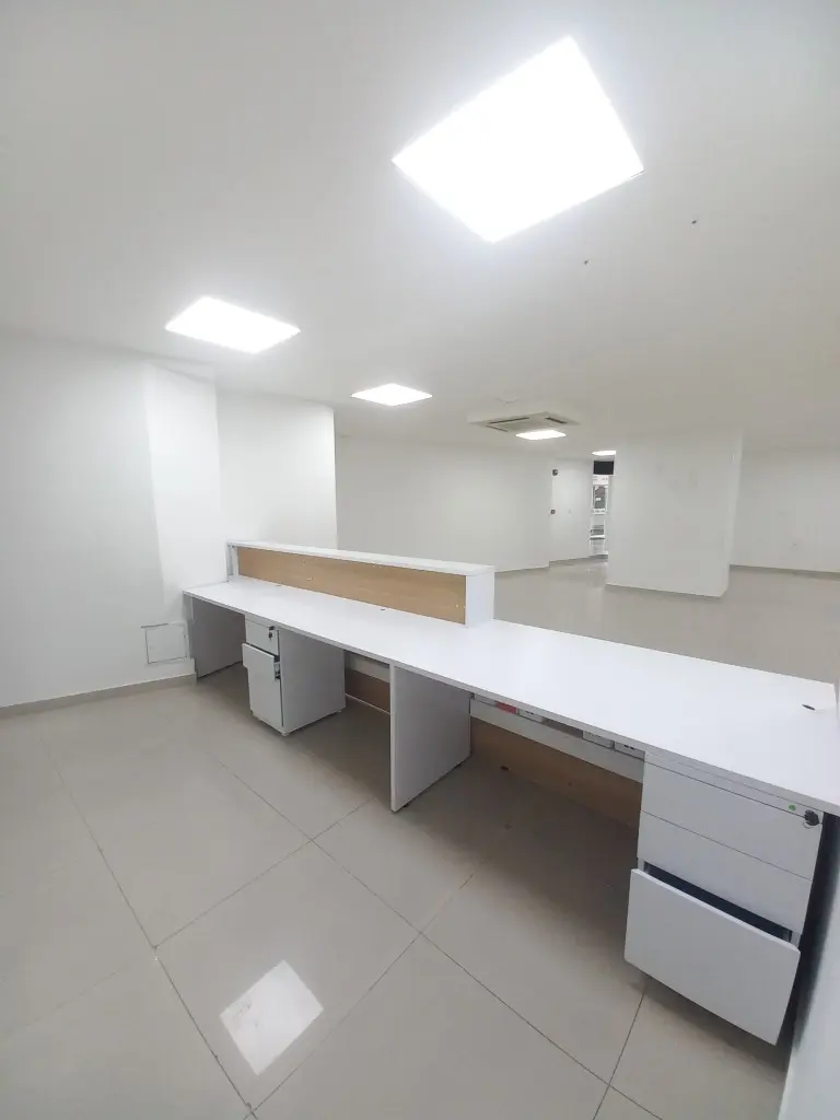 LOCAL en ARRIENDO en EDIFICIO FONTAINEBLEAU PISO 3 — 5