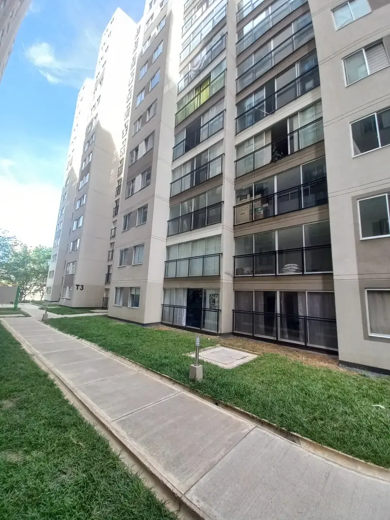 APARTAMENTO en ARRIENDO en CONJUNTO VENTURA PISO 6 — 3