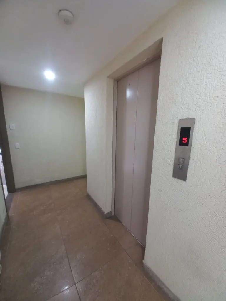 APARTAMENTO en VENTA en EDIFICIO MULTIFAMILIAR TORRE DEL PARQUE PISO 2 — 4