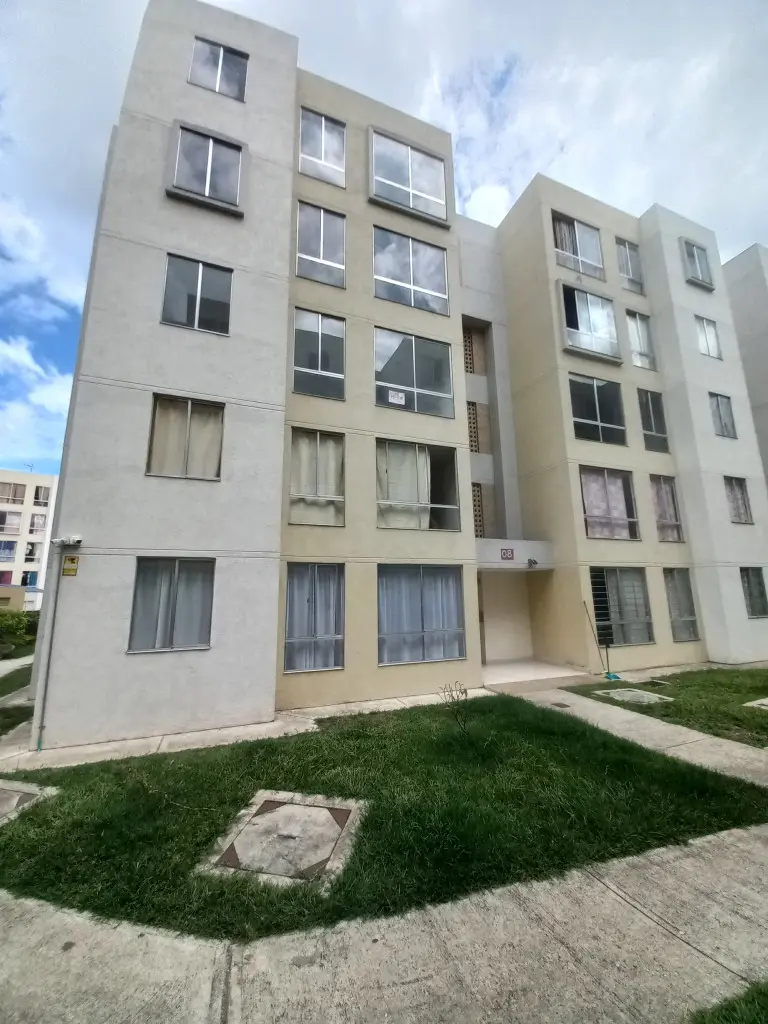 APARTAMENTO en VENTA en CONJUNTO RESIDENCIAL CARMIN PISO 5 — 4
