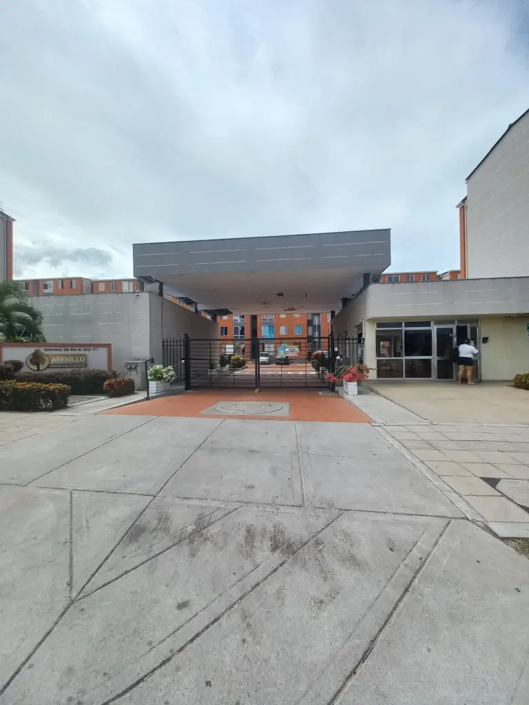 APARTAMENTO en ARRIENDO en ARBOLEDA ARENILLO PISO 5 SIN ASCENSOR — 2