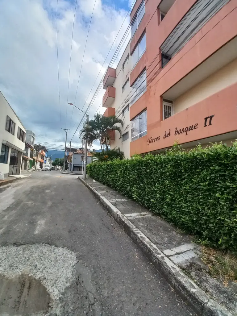 APARTAMENTO en VENTA en EDIFICIO TORRES DEL BOSQUE II PISO 3 SIN ASCEN