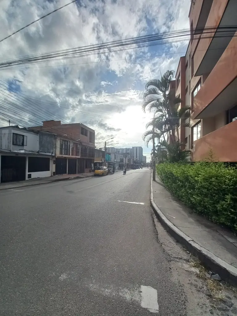 APARTAMENTO en VENTA en EDIFICIO TORRES DEL BOSQUE II PISO 3 SIN ASCEN — 3