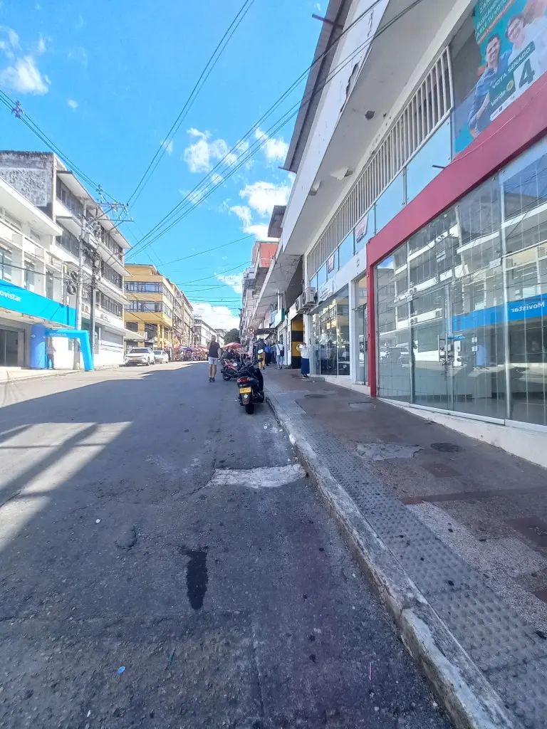 LOCAL en ARRIENDO en CALLE 14 ENTRE 3 Y 4 PRIMER PISO