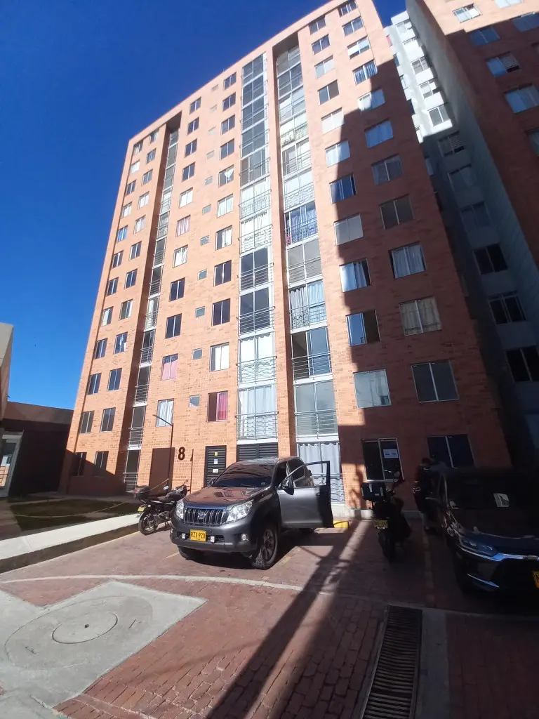 APARTAMENTO en ARRIENDO en CONJUNTO RESIDENCIAL AMBALA 97 PISO 12 — 4